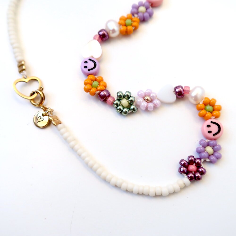 LOVE issue LOVE issue | Necklace | Shortie daisy smiley