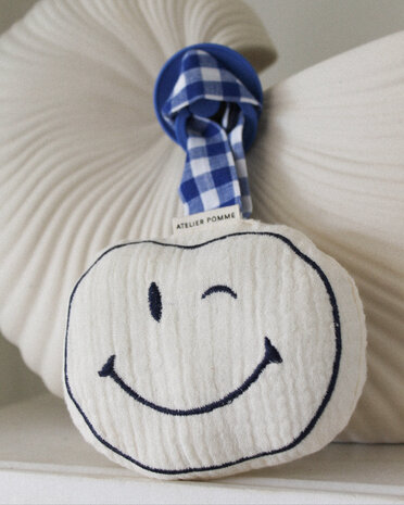 Atelier Pomme Atelier Pomme | Pacifier Cloth | Pomme | Boogie Blue Atelier Pomme Atelier Pomme | Pacifier Cloth | Pomme | Boogie Blue