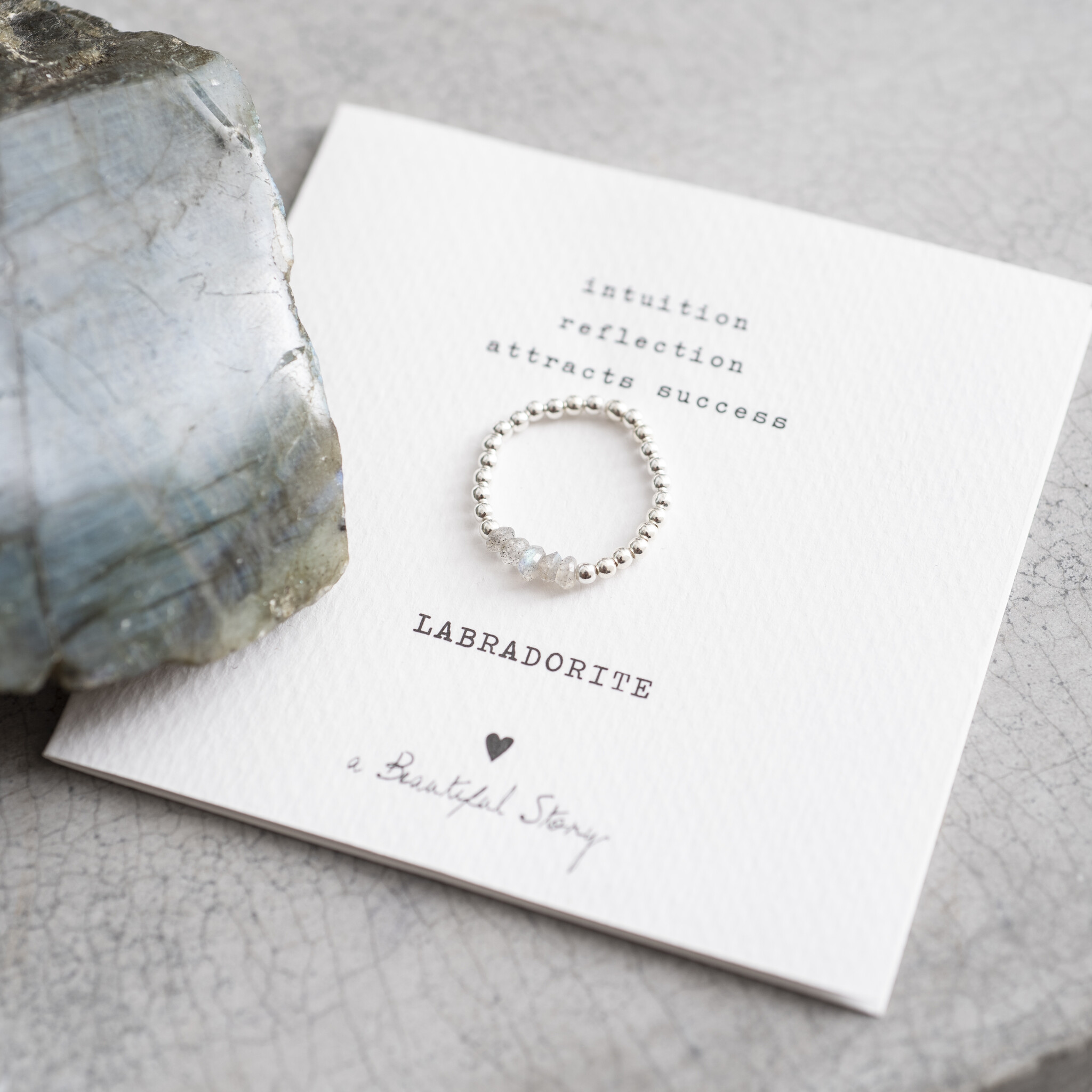 A Beautiful Story Ring 'Beauty' - Labradorite Silver