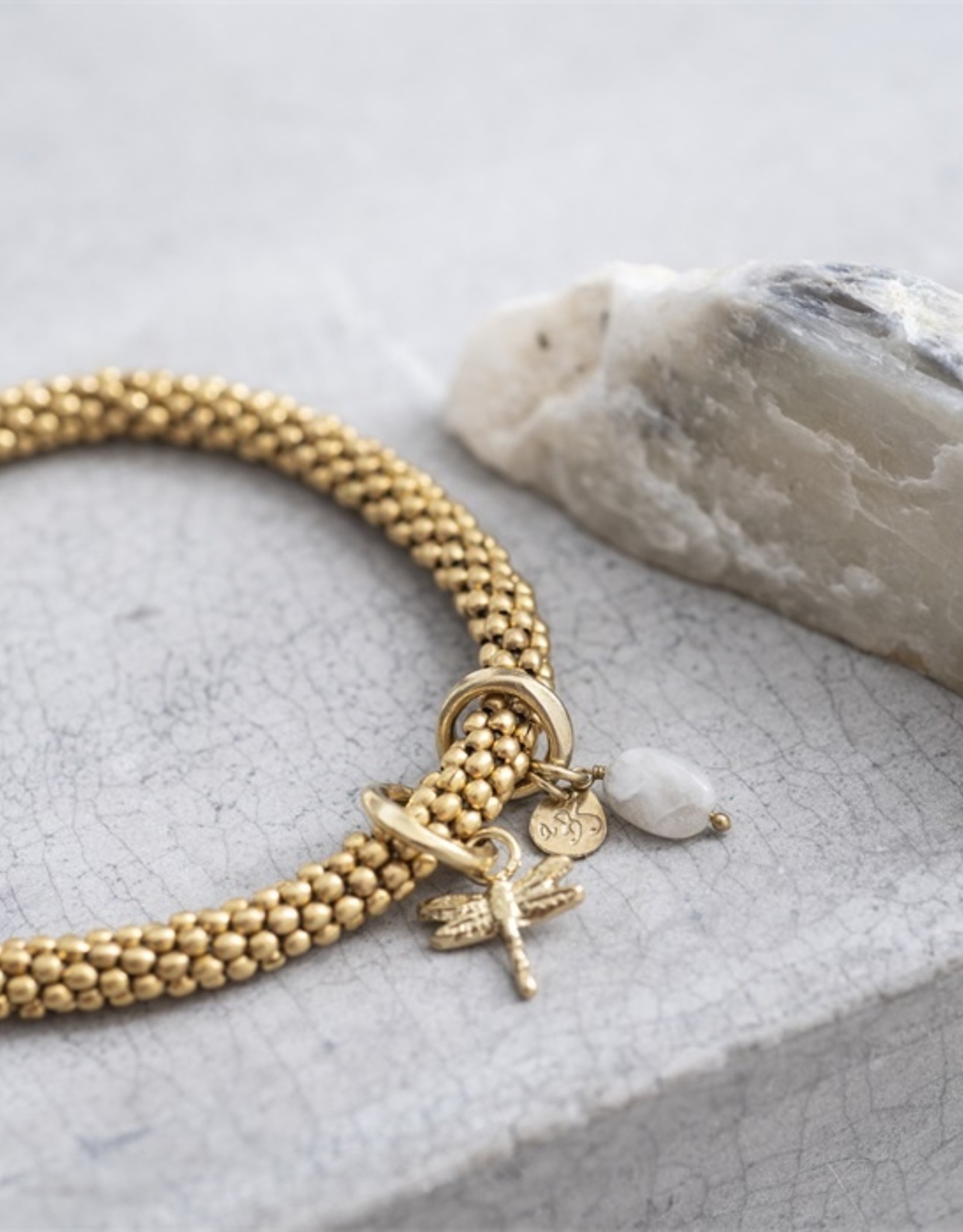 A Beautiful Story bracelet 'Jacky' dragonfly - moonstone gold