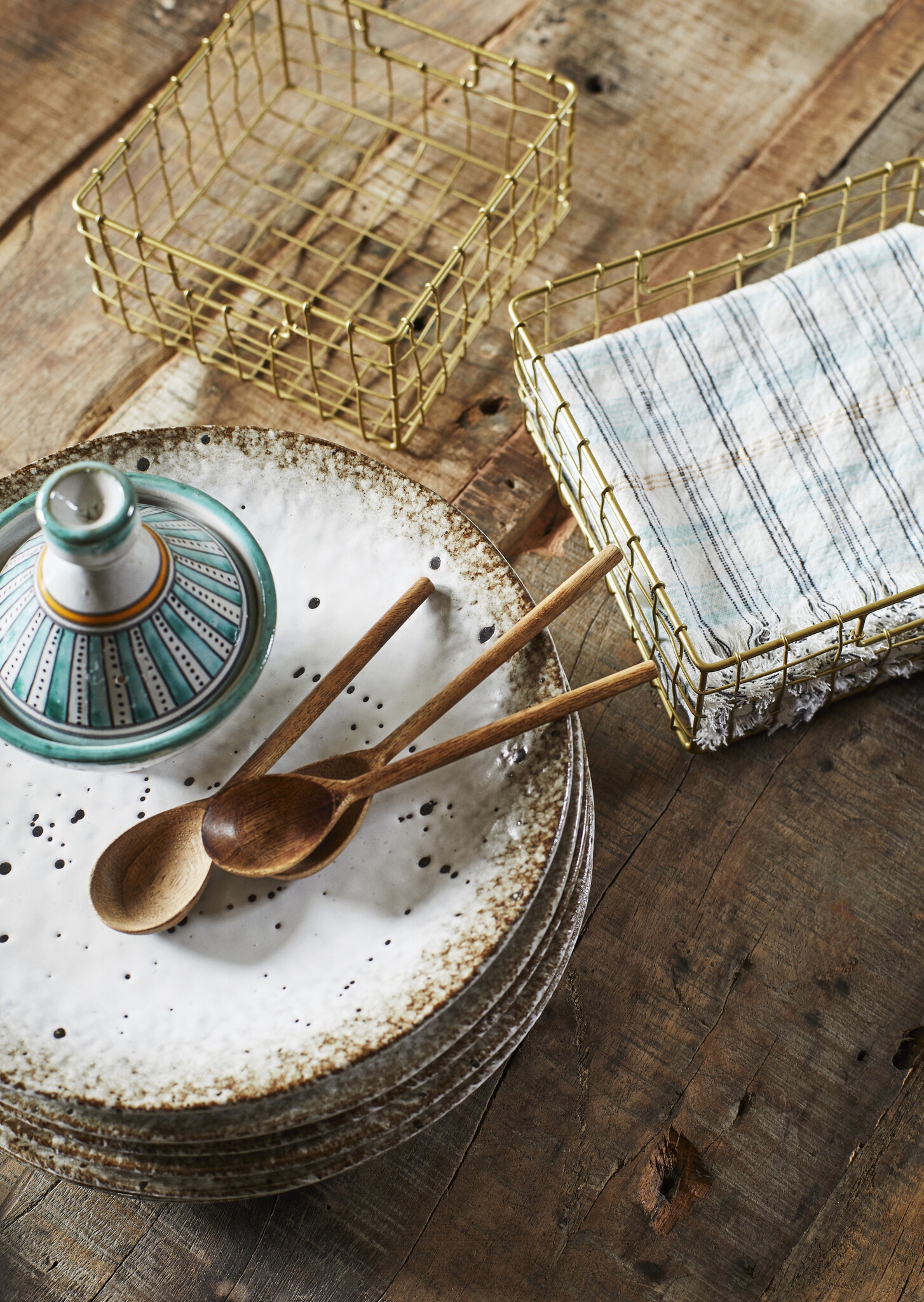 Madam Stoltz iron basket 'Wire' - brass