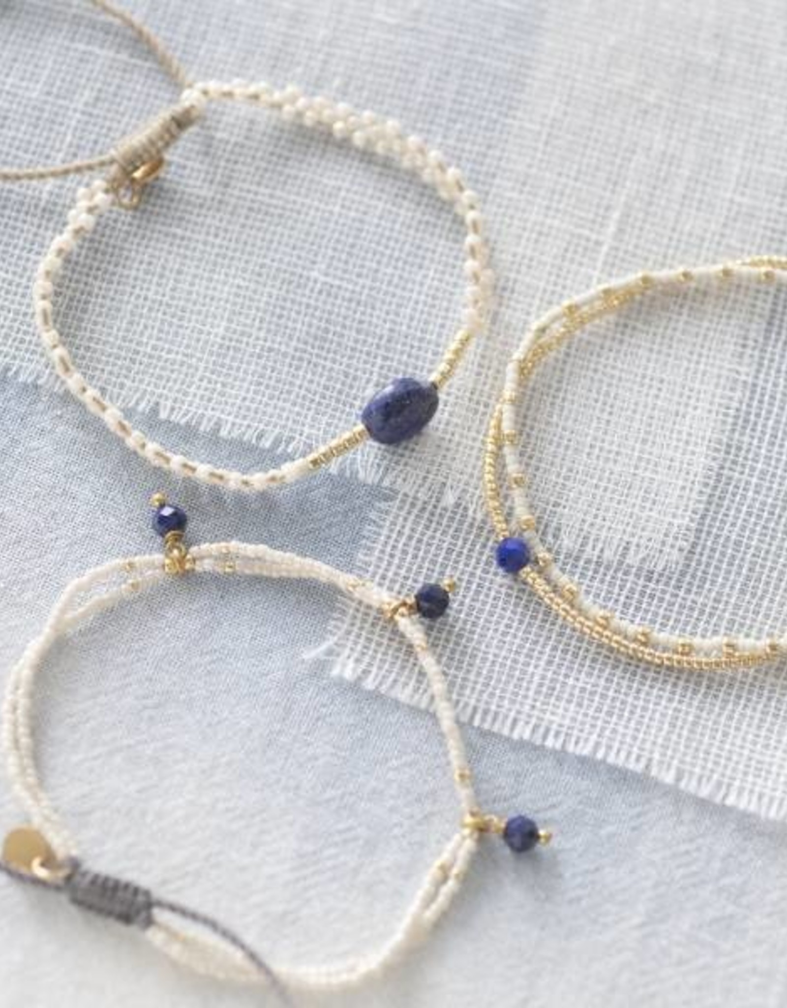 A Beautiful Story armband 'Friendship' goud - lapis lazuli