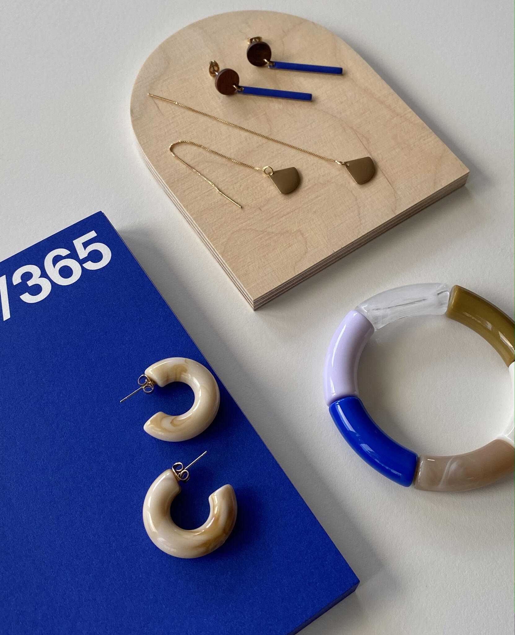 ByBjor Copy of oorbellen 'Rainbow' - kobalt