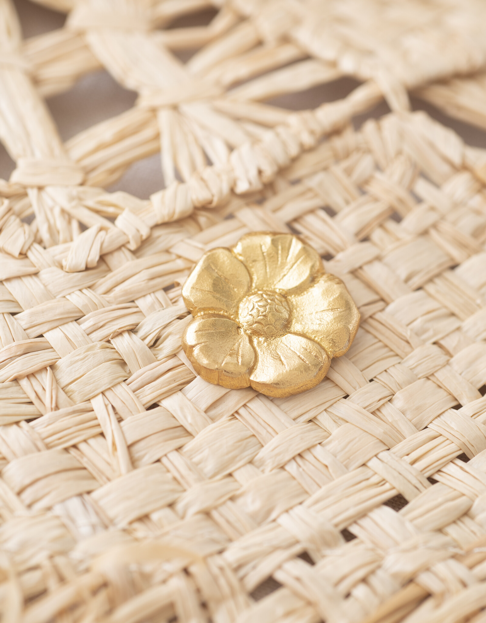 A Beautiful Story Brooch 'Poppy' - gold