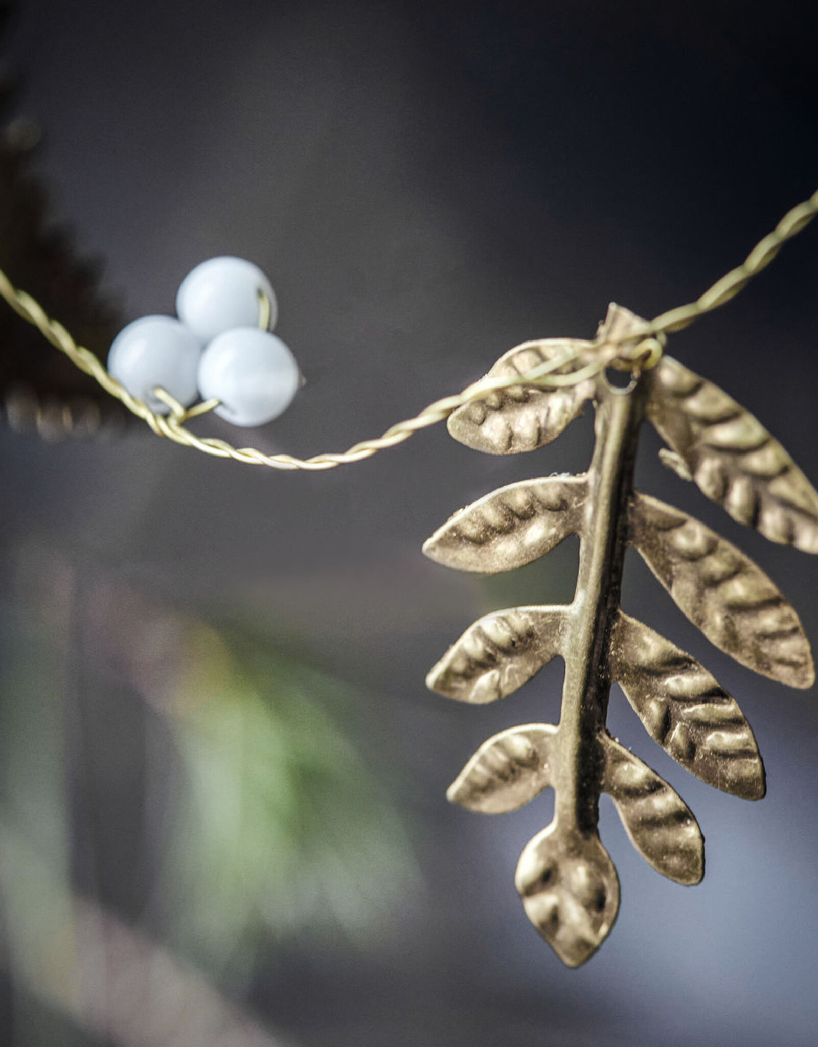 House Doctor slinger 'Garland leaves' 150cm - brass