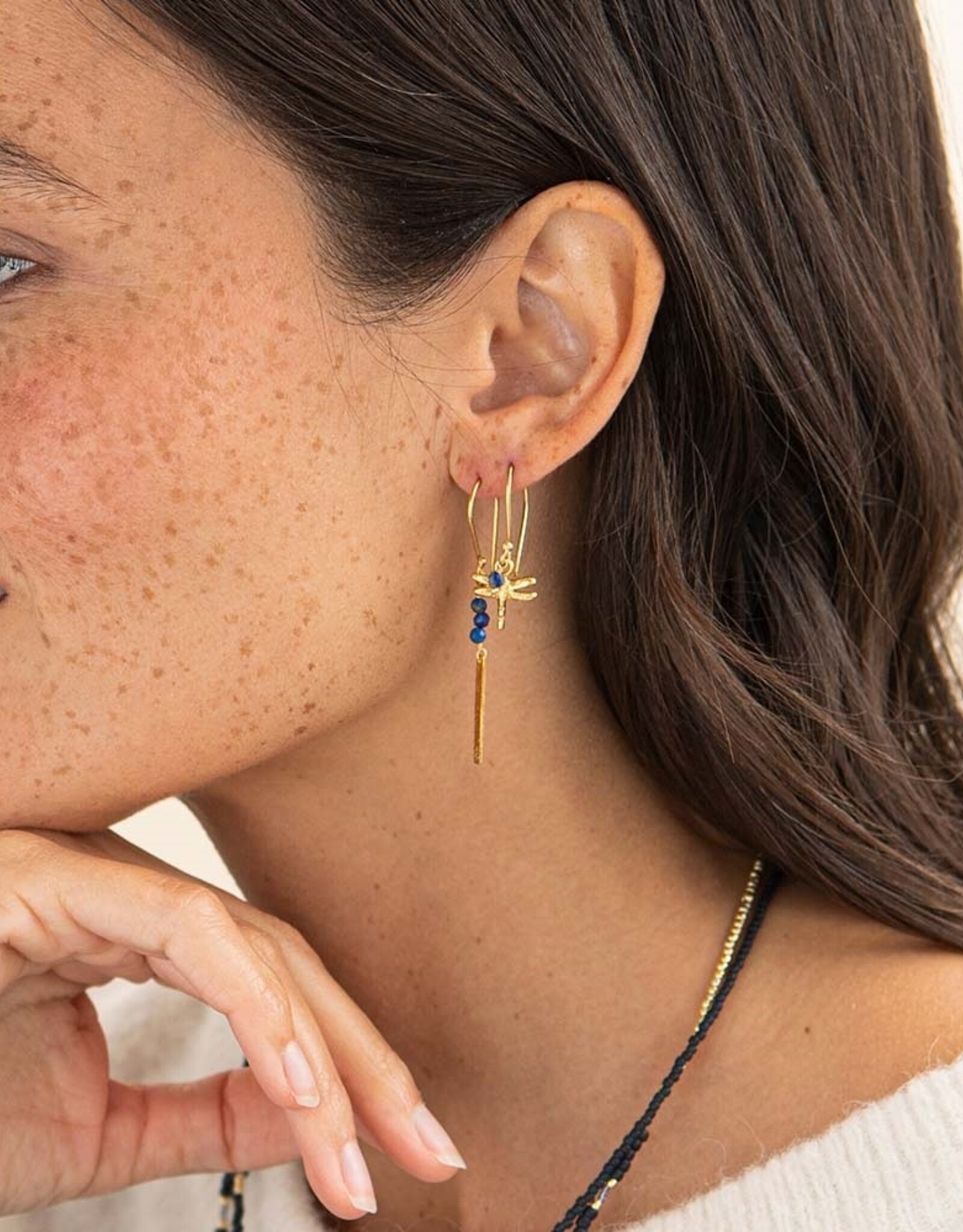 A Beautiful Story earrings 'Generous' gold - lapis lazuli