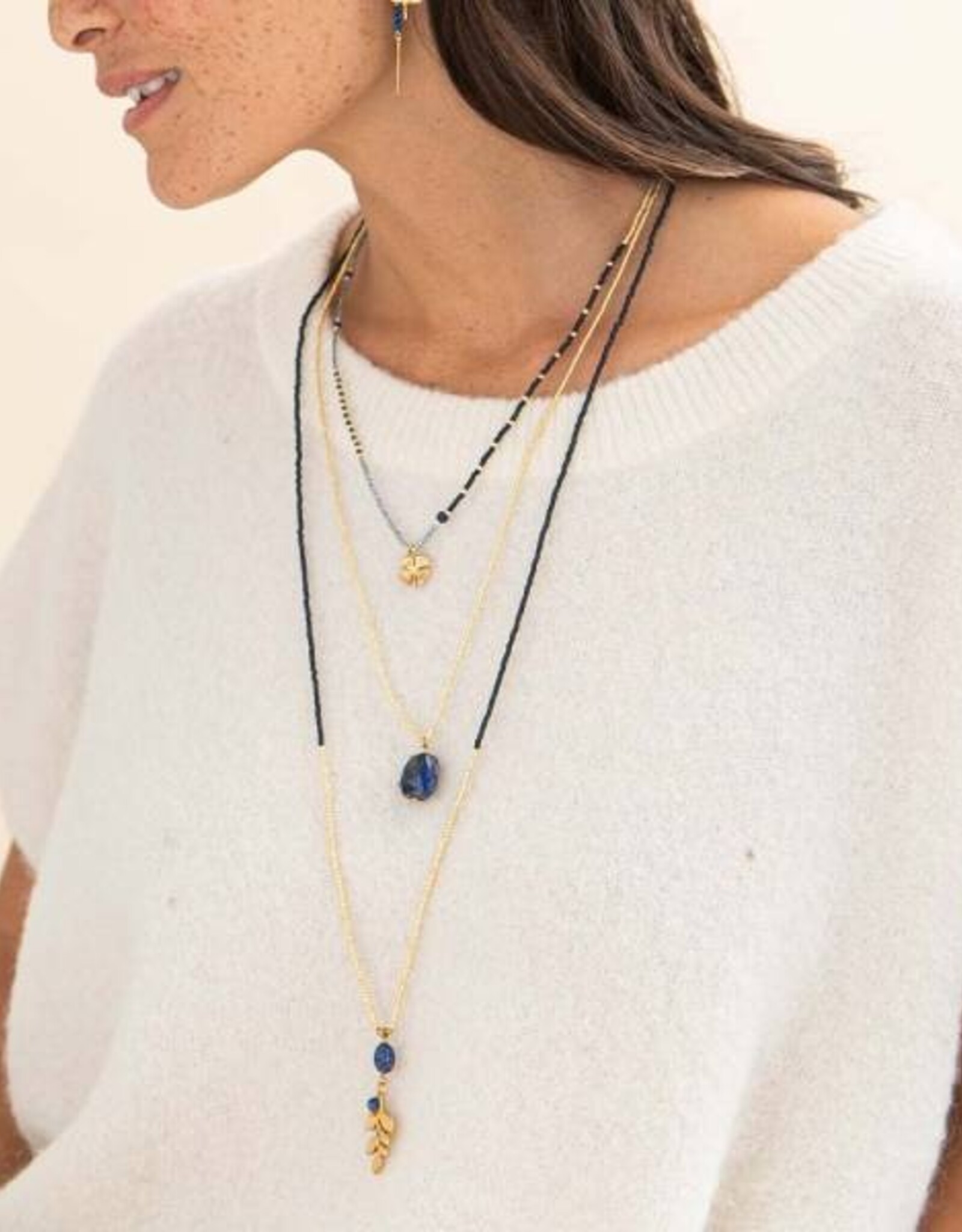 A Beautiful Story necklace 'Calm' - lapis lazuli