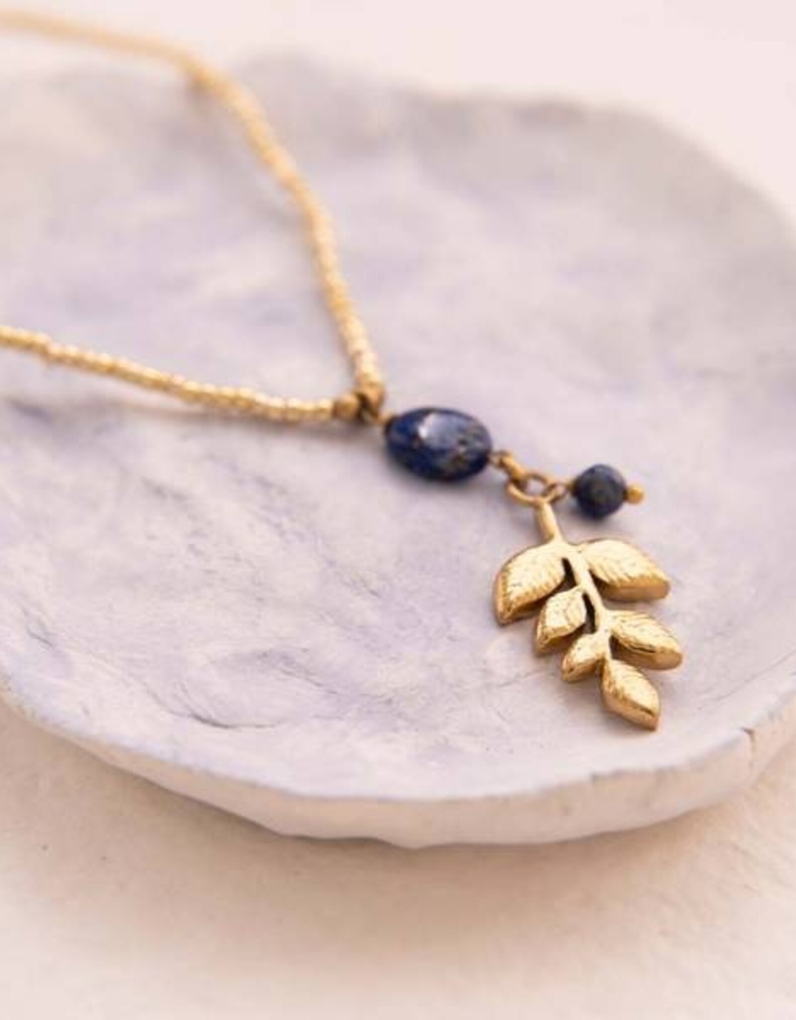 A Beautiful Story necklace 'Blessing' branch gold - lapis lazuli