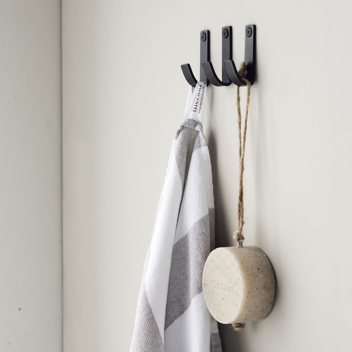 Meraki haak 'Thapsus' - zwart