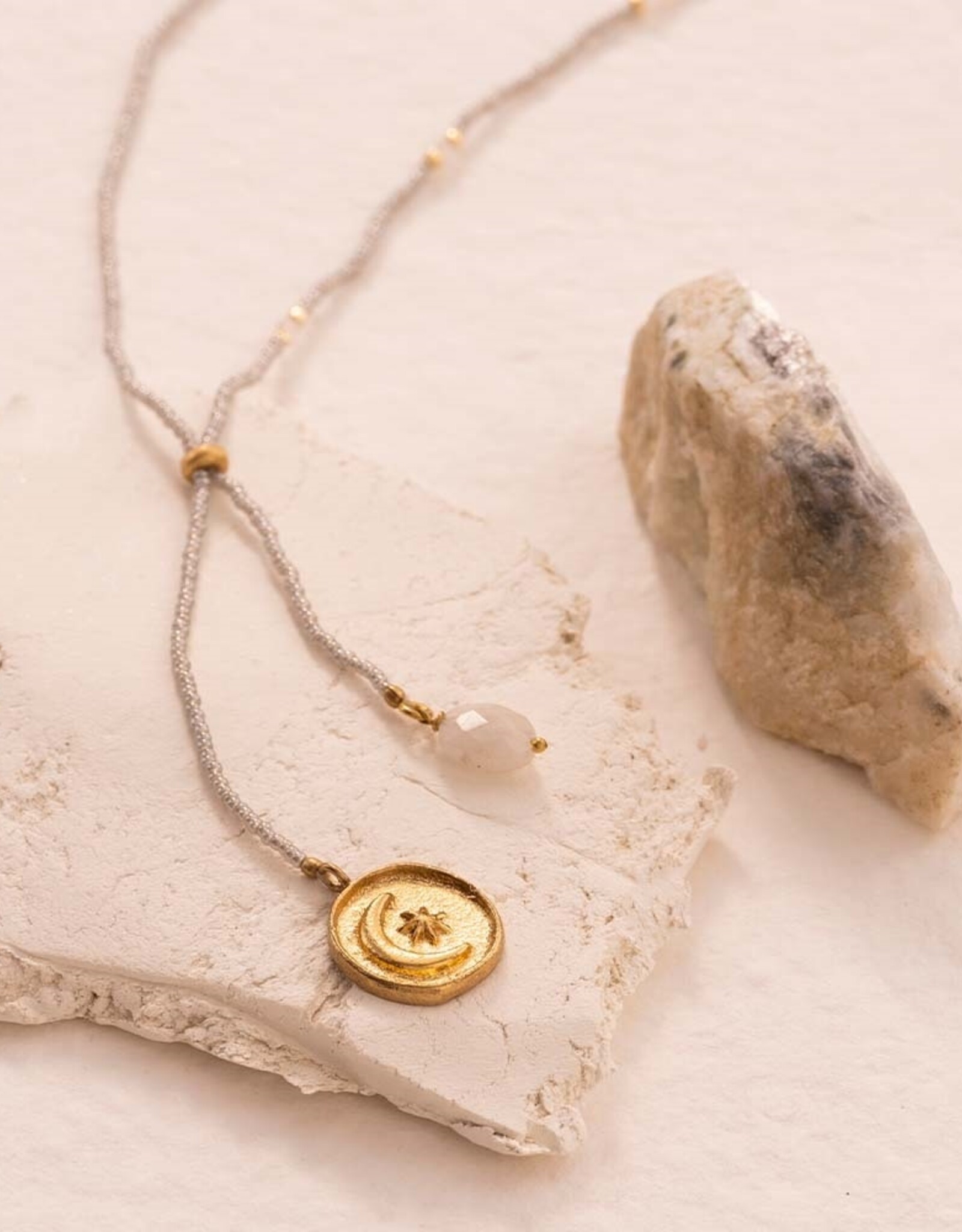 A Beautiful Story necklace 'Purpose' moonstone