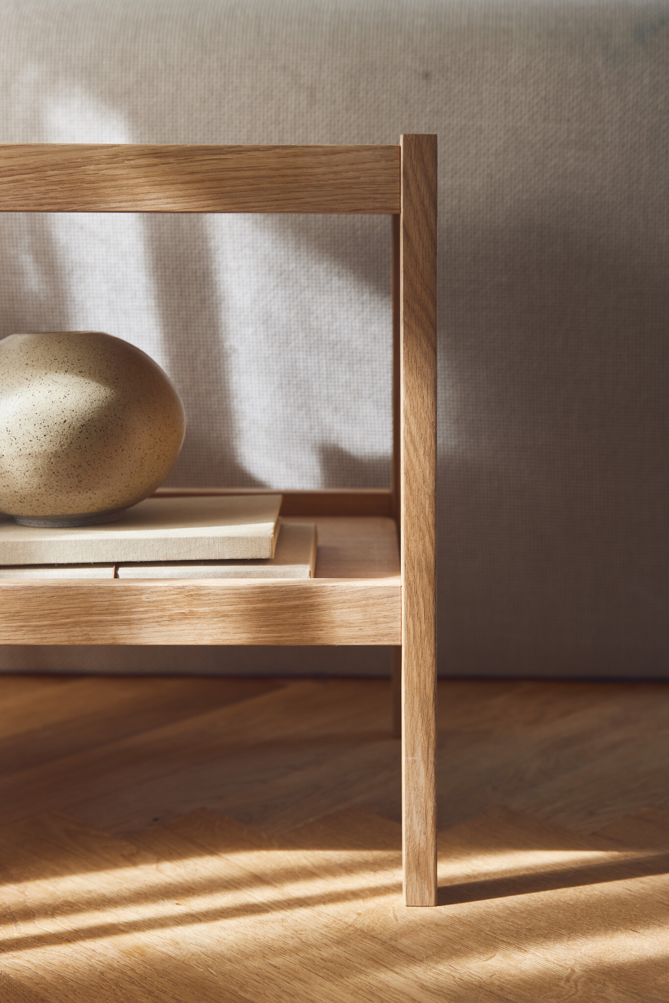 Form & Refine bijzettafel 'Journal' - eiken