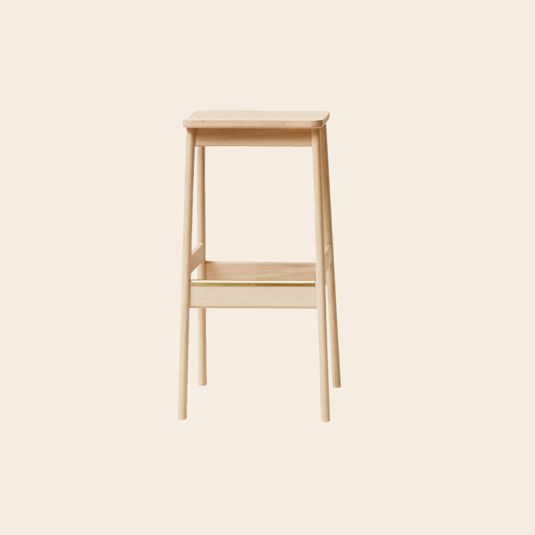 Form & Refine barkruk 'Angle' 65 - beuken