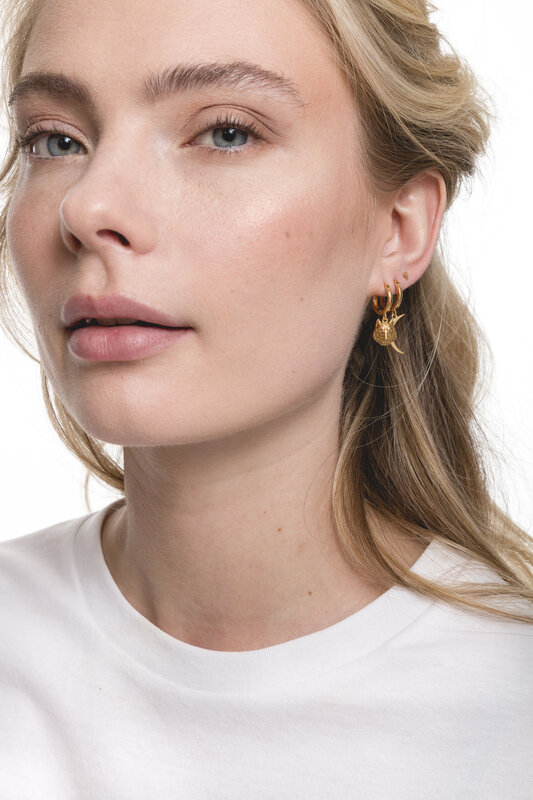 All the Luck in the World earring 'Wolf' - goldplated