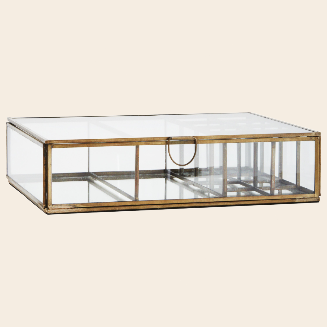 Madam Stoltz Glass Box