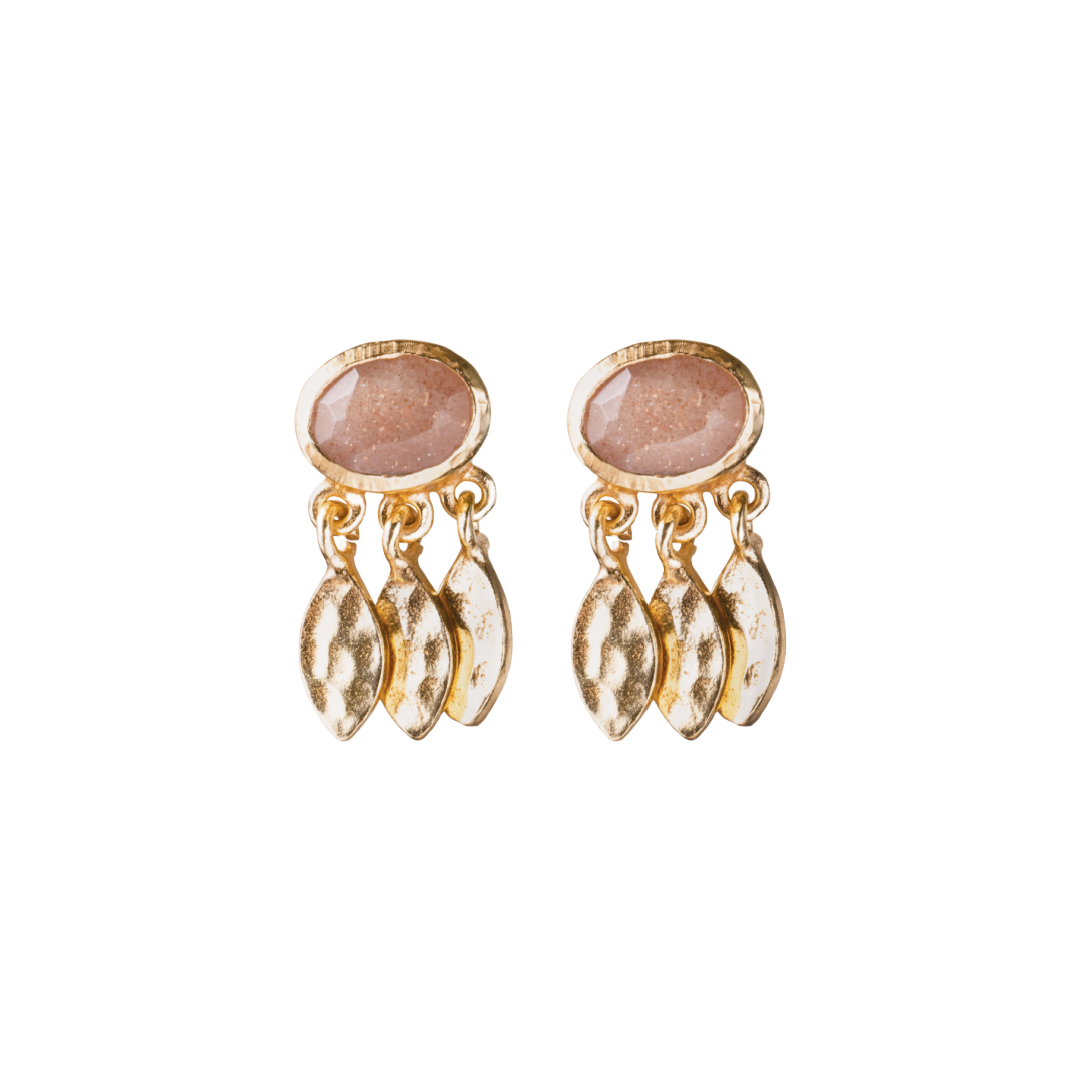 A Beautiful Story - Timeless oorbellen 'Belief' peach - maansteen