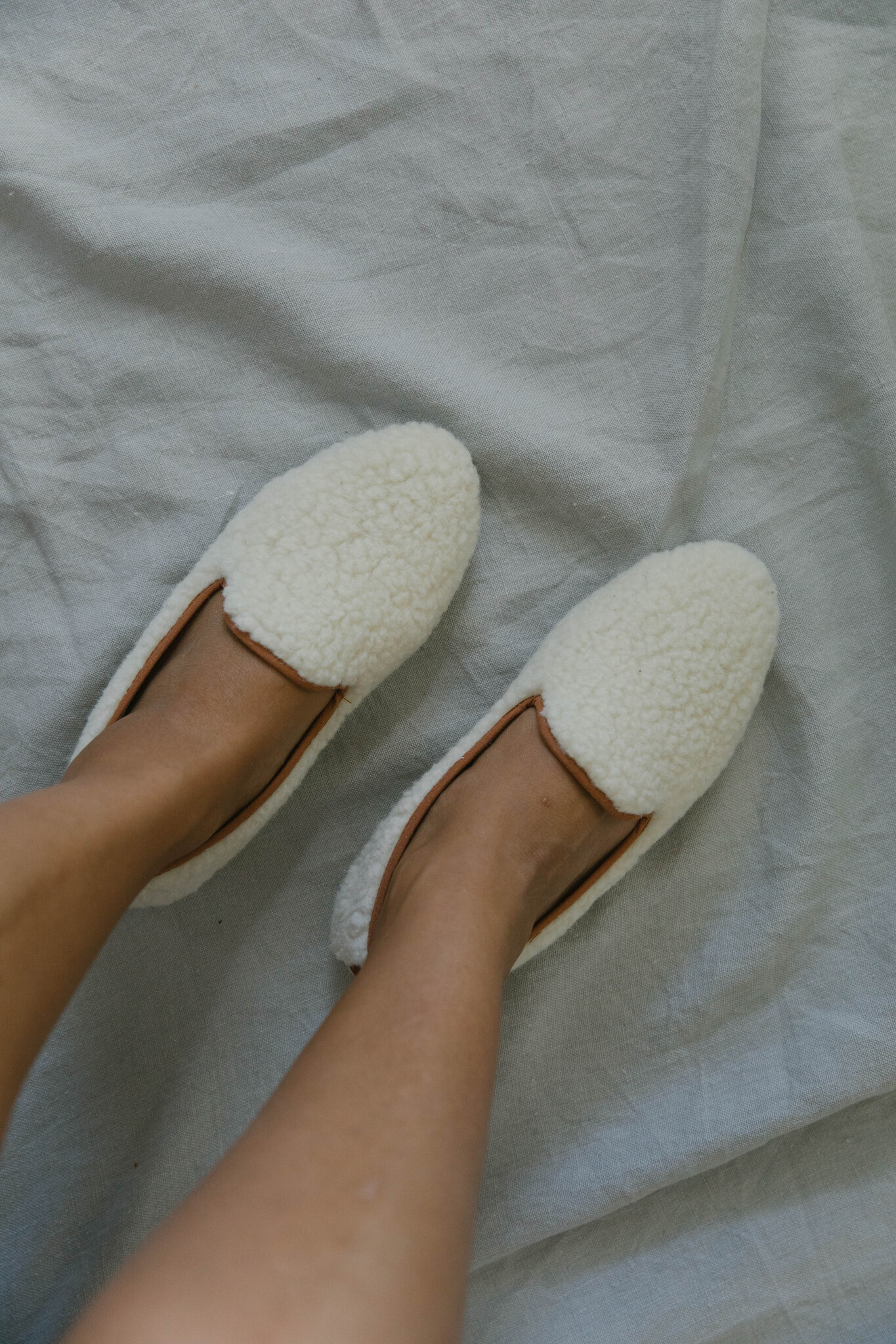 Angarde pantoffels 'Bouclette' - camel