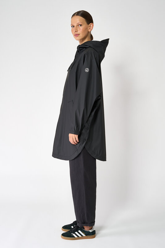 Tantä regenponcho 'Sky' zwart