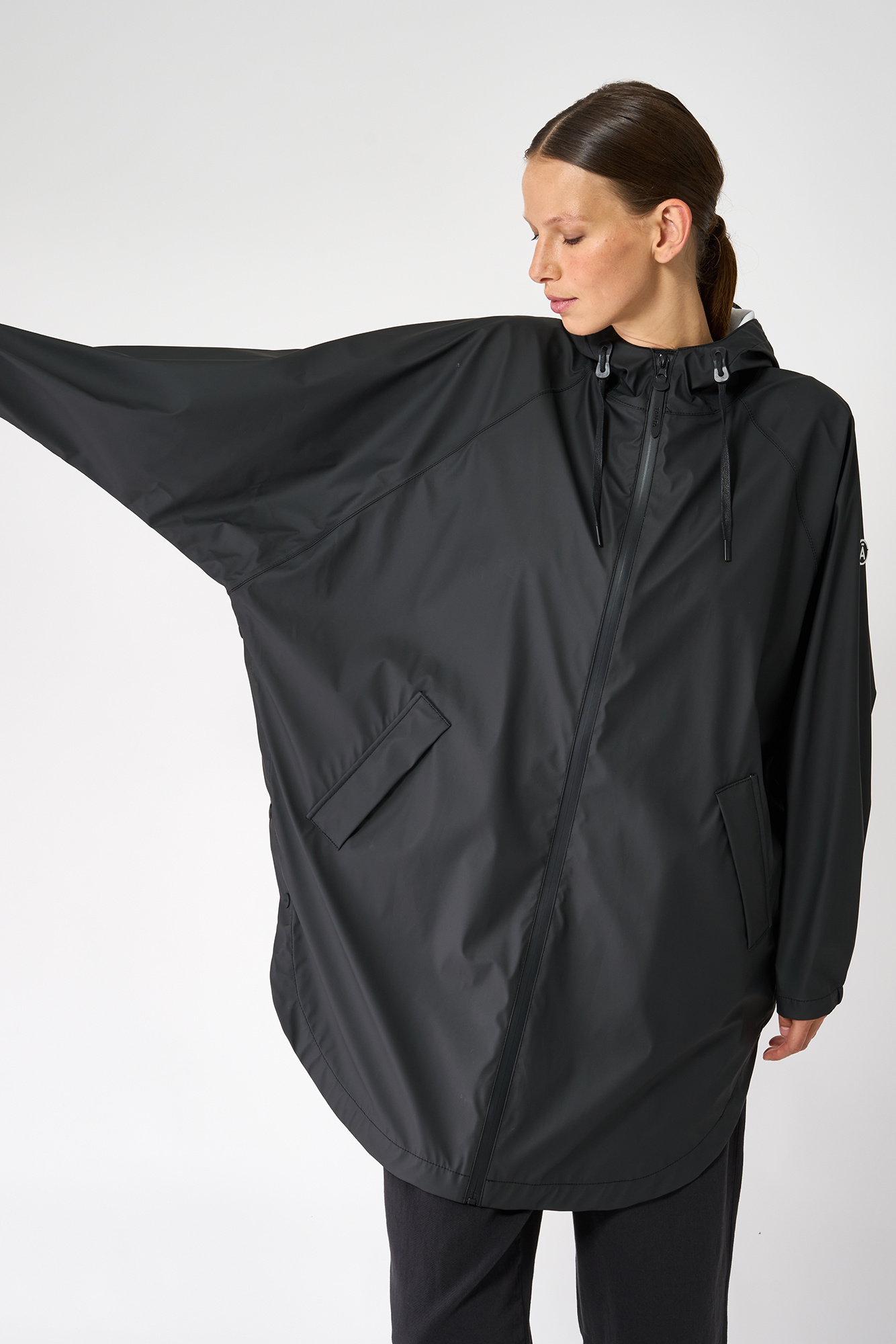 Tantä rain poncho 'Sky' - black