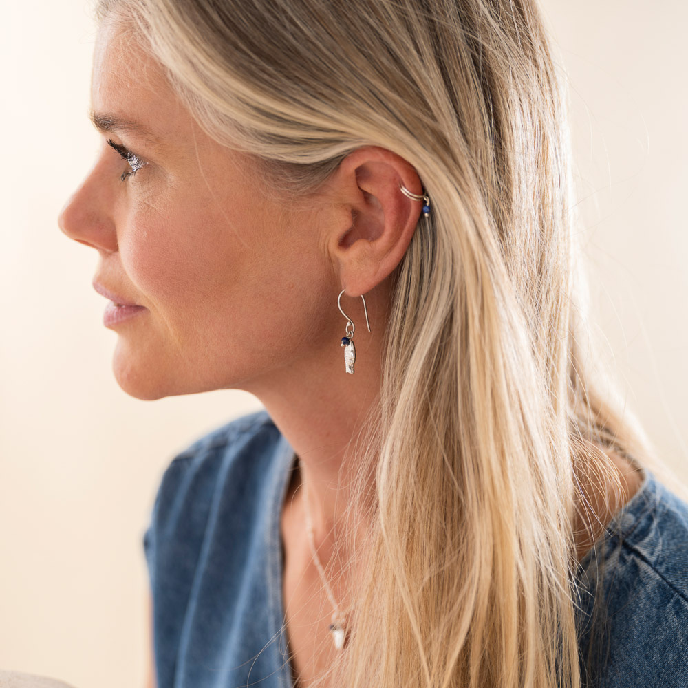 A Beautiful Story earrings 'Generous' fishes - lapis lazuli