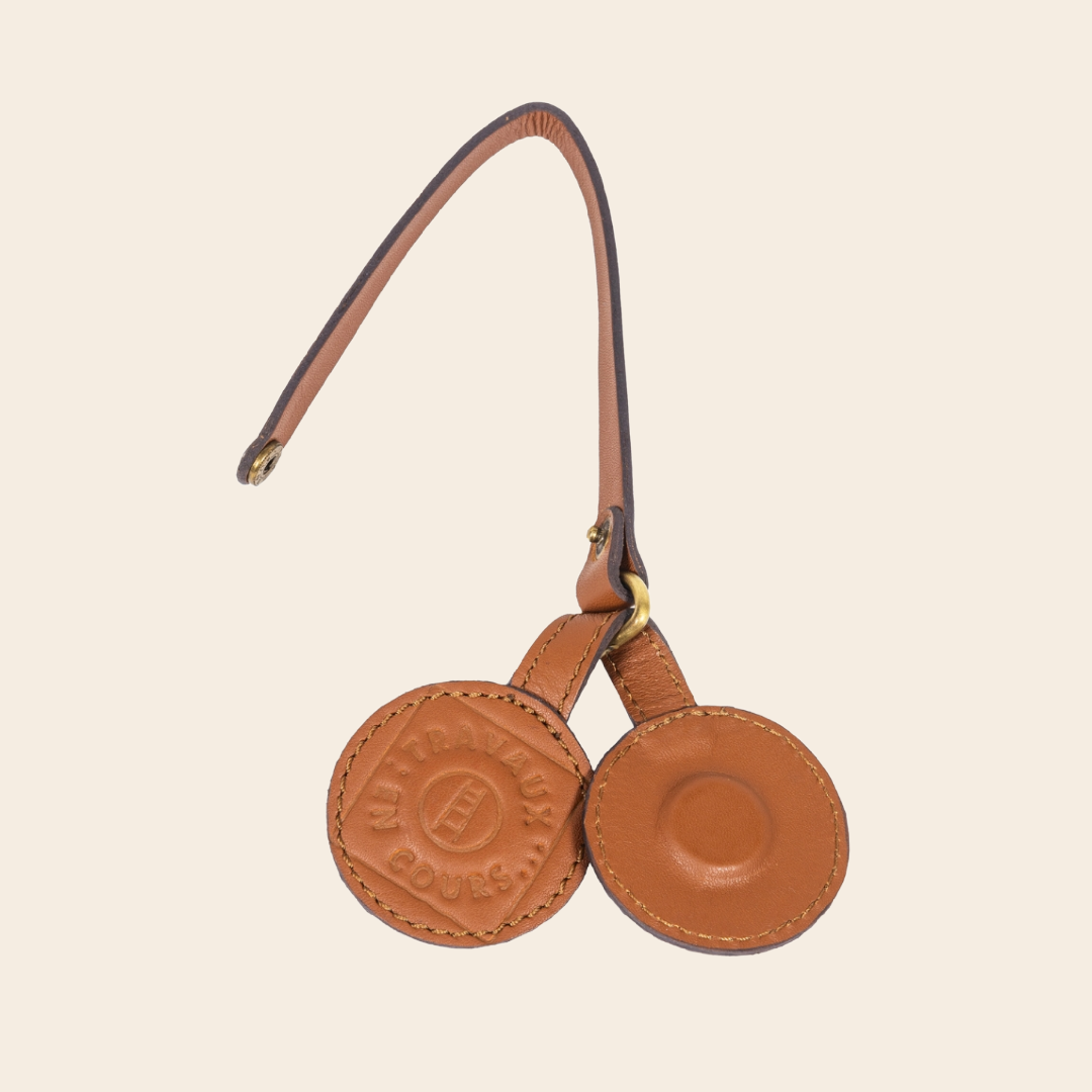 Travaux en Cours hoedenclip - leder