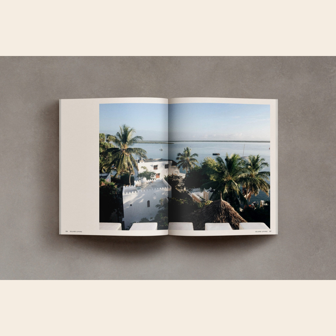 New Mags 'Barefoot Living'