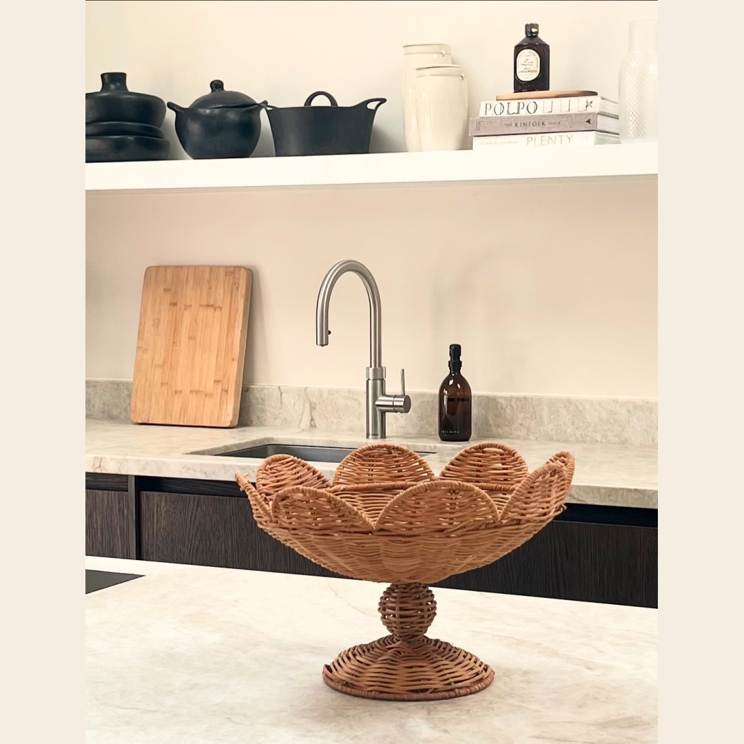 Bungalow schaal op voet - rotan