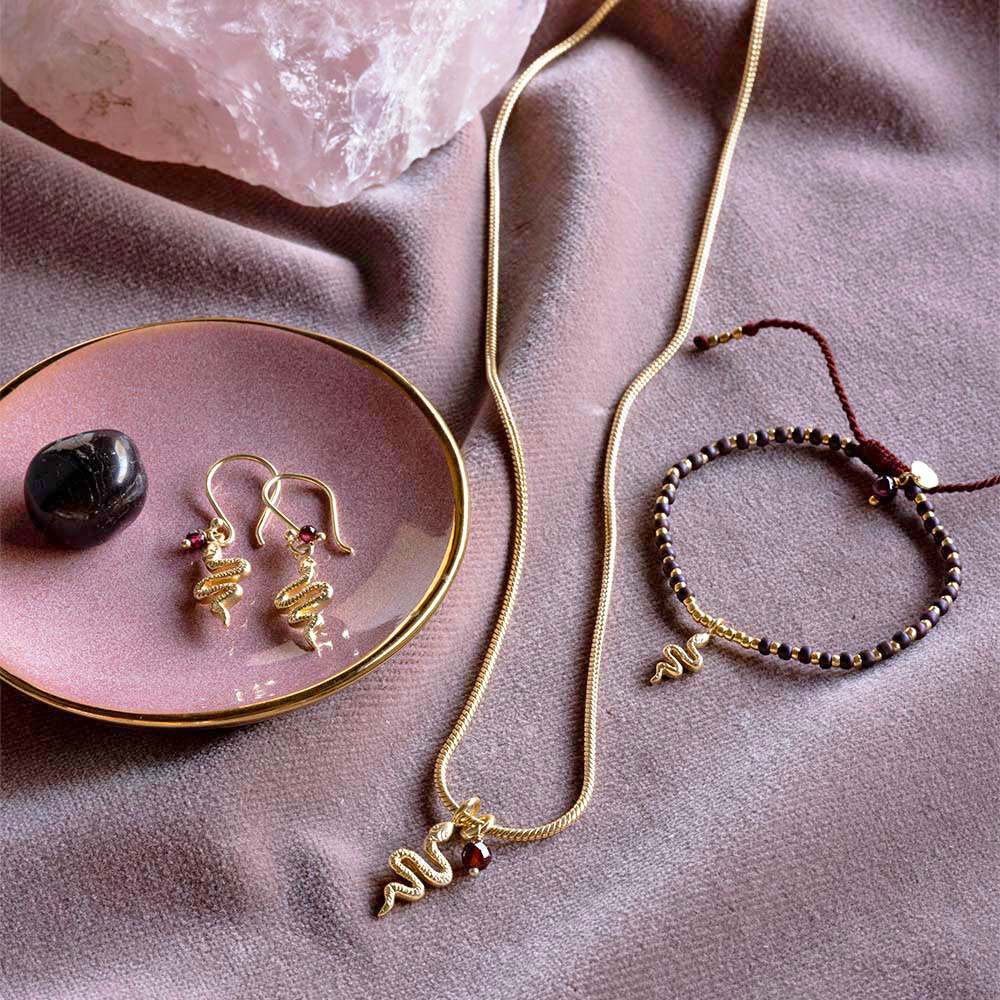 A Beautiful Story necklace 'Imagine' snake - garnet