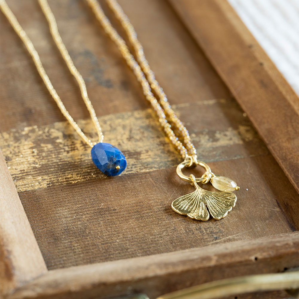 A Beautiful Story ketting 'Calm' - lapis lazuli
