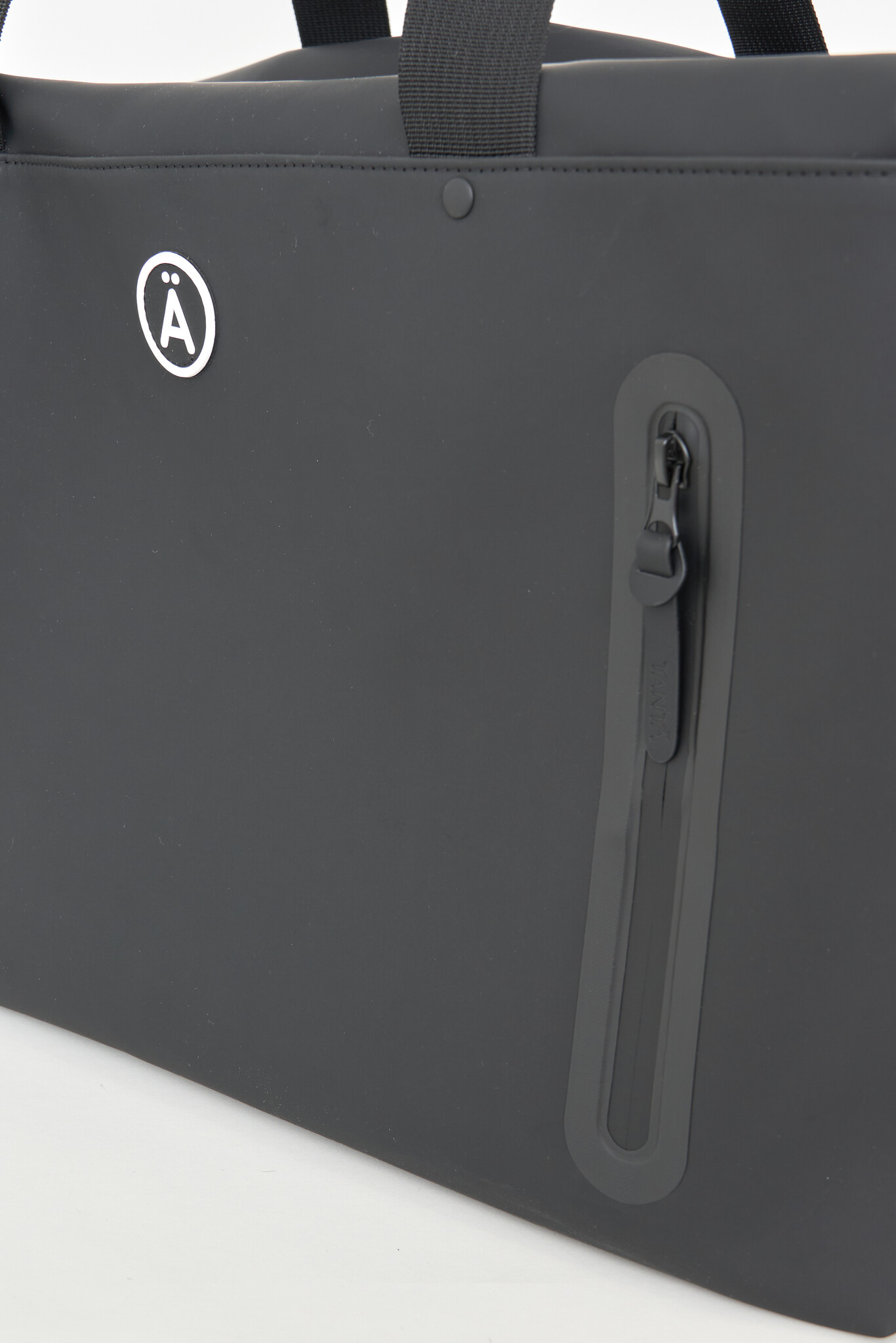 Tantä weekendbag 'Hukarere' - zwart