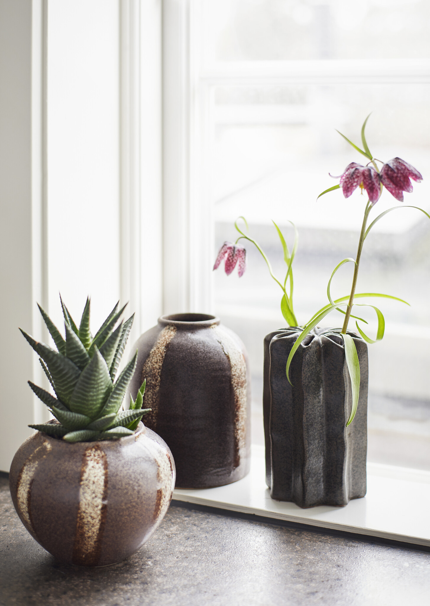 Madam Stoltz vaas  'Brut' - aardewerk