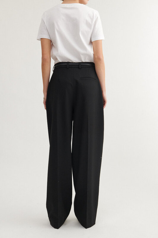 Basic Apparel pantalon 'Marjo' - zwart