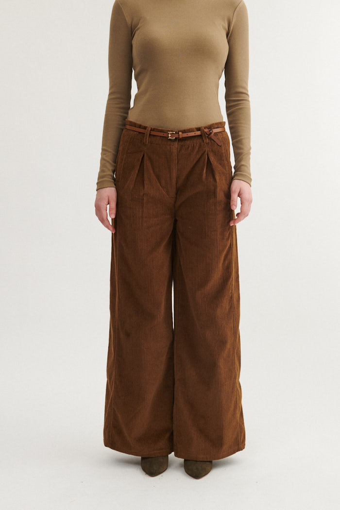 Basic Apparel broek 'Isa' katoen - desert palm