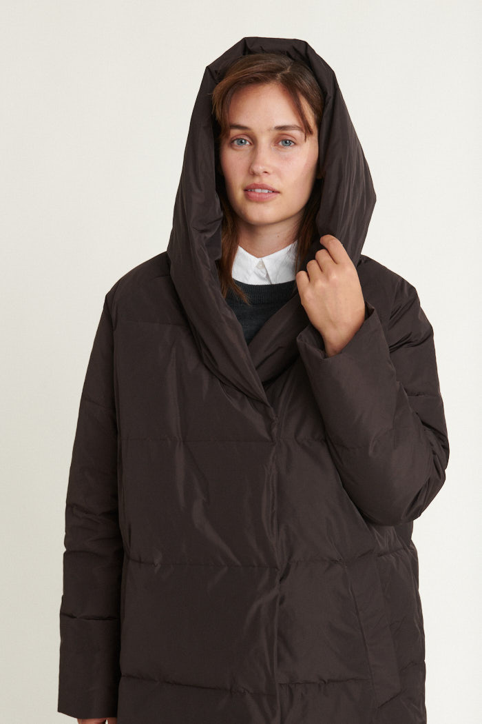 Basic Apparel jas 'tenna' - chocolade