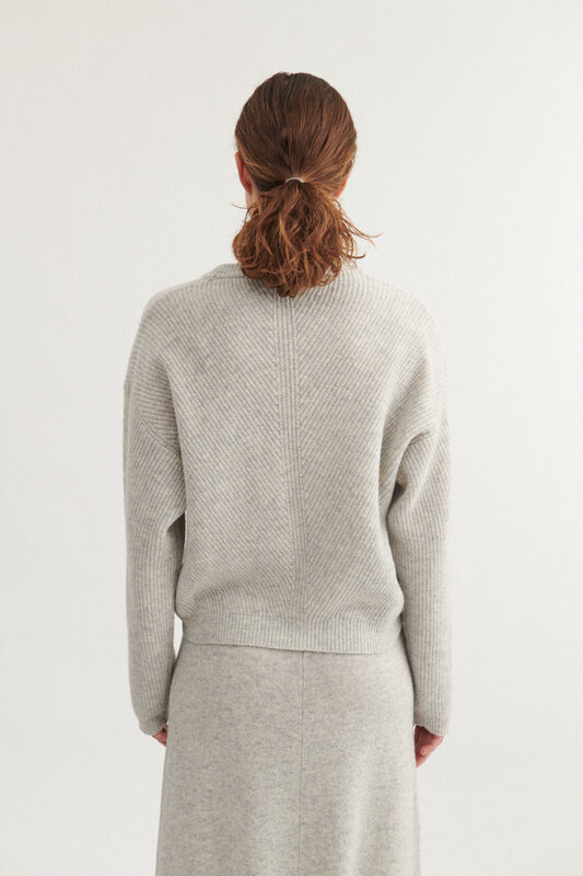 Basic Apparel O-neck 'Line' - licht grijs