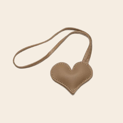 Bow19 charm bag 'heart' - beige