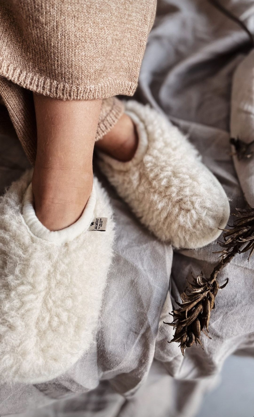 Alwero slippers 'Ballerina' beige - wool