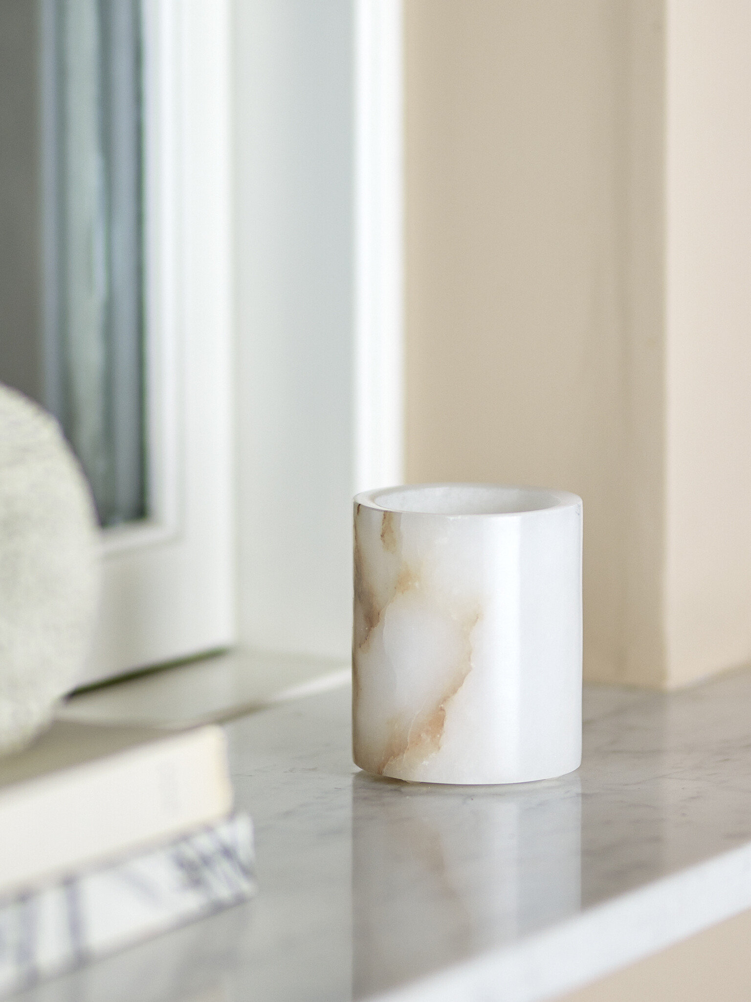 Bloomingville waxinehouder 'Annebel' - albaster