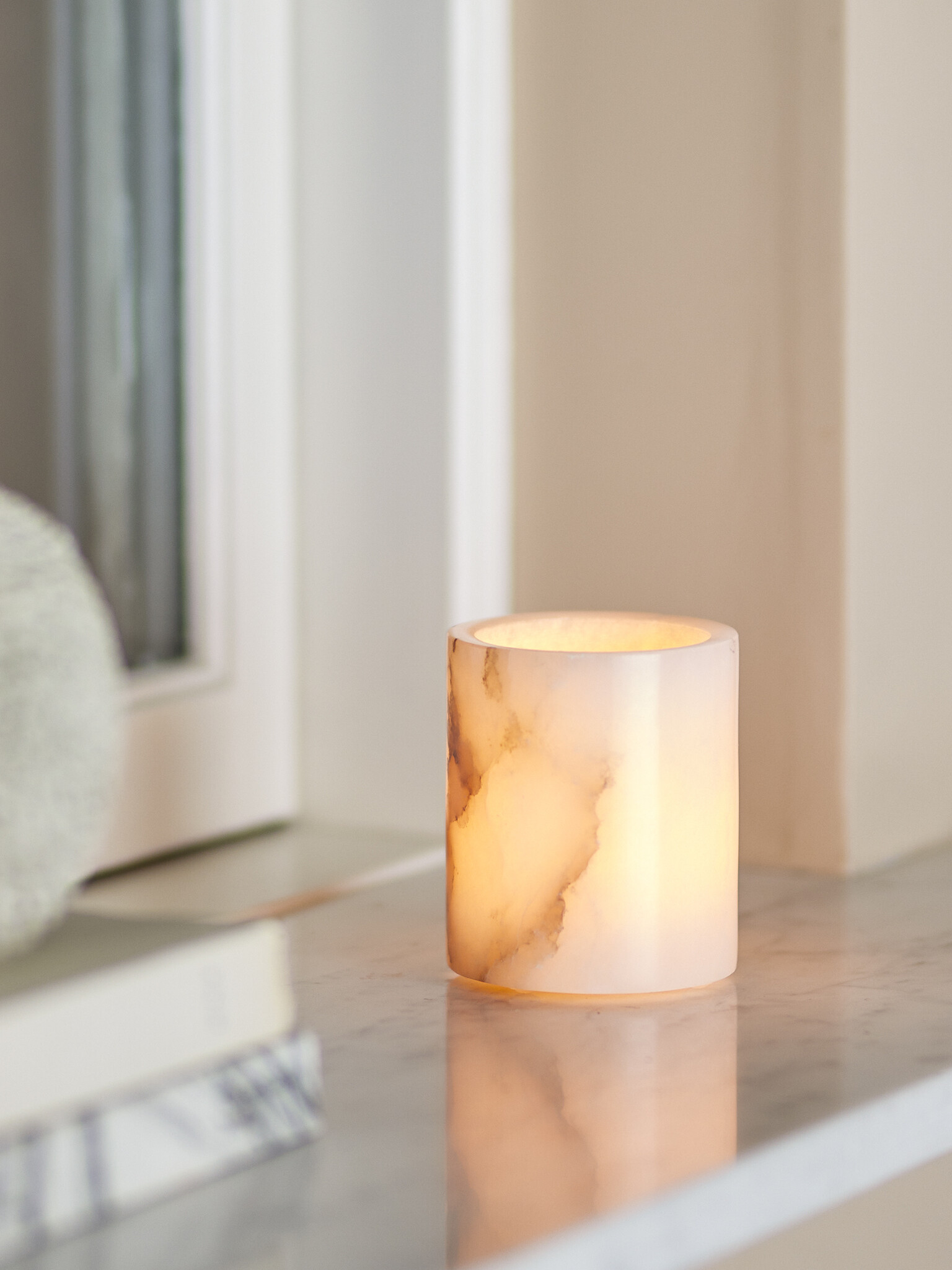 Bloomingville waxinehouder 'Annebel' - albaster