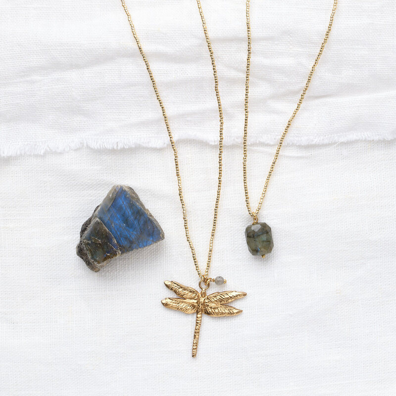 A Beautiful Story Copy of ketting 'Paradise' libelle -labradoriet zilver
