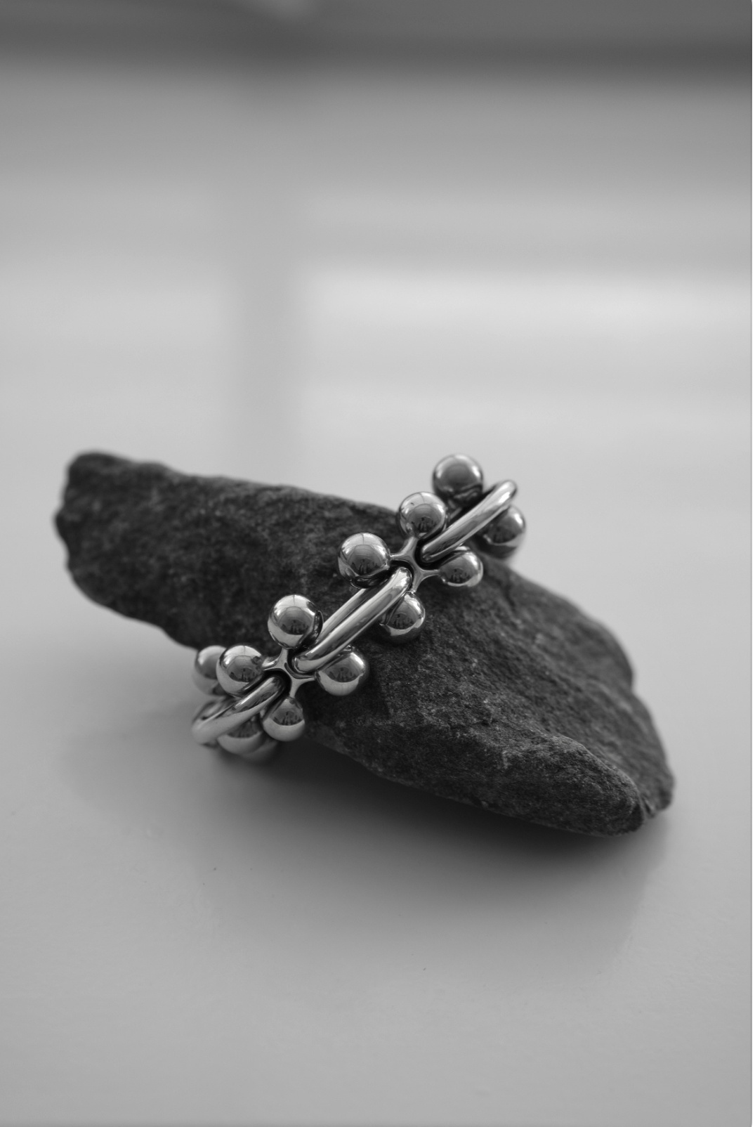 Bandhu armband 'Molecule' - rvs