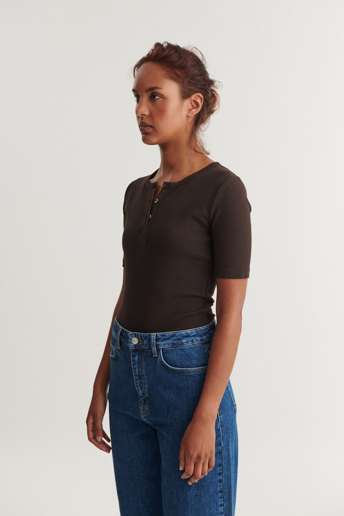 Basic Apparel granddad shirt 'Ludmilla' - chocolate