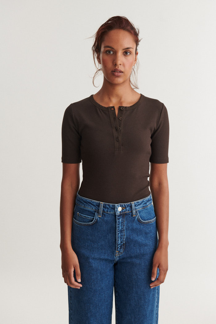 Basic Apparel granddad shirt 'Ludmilla' - chocolate