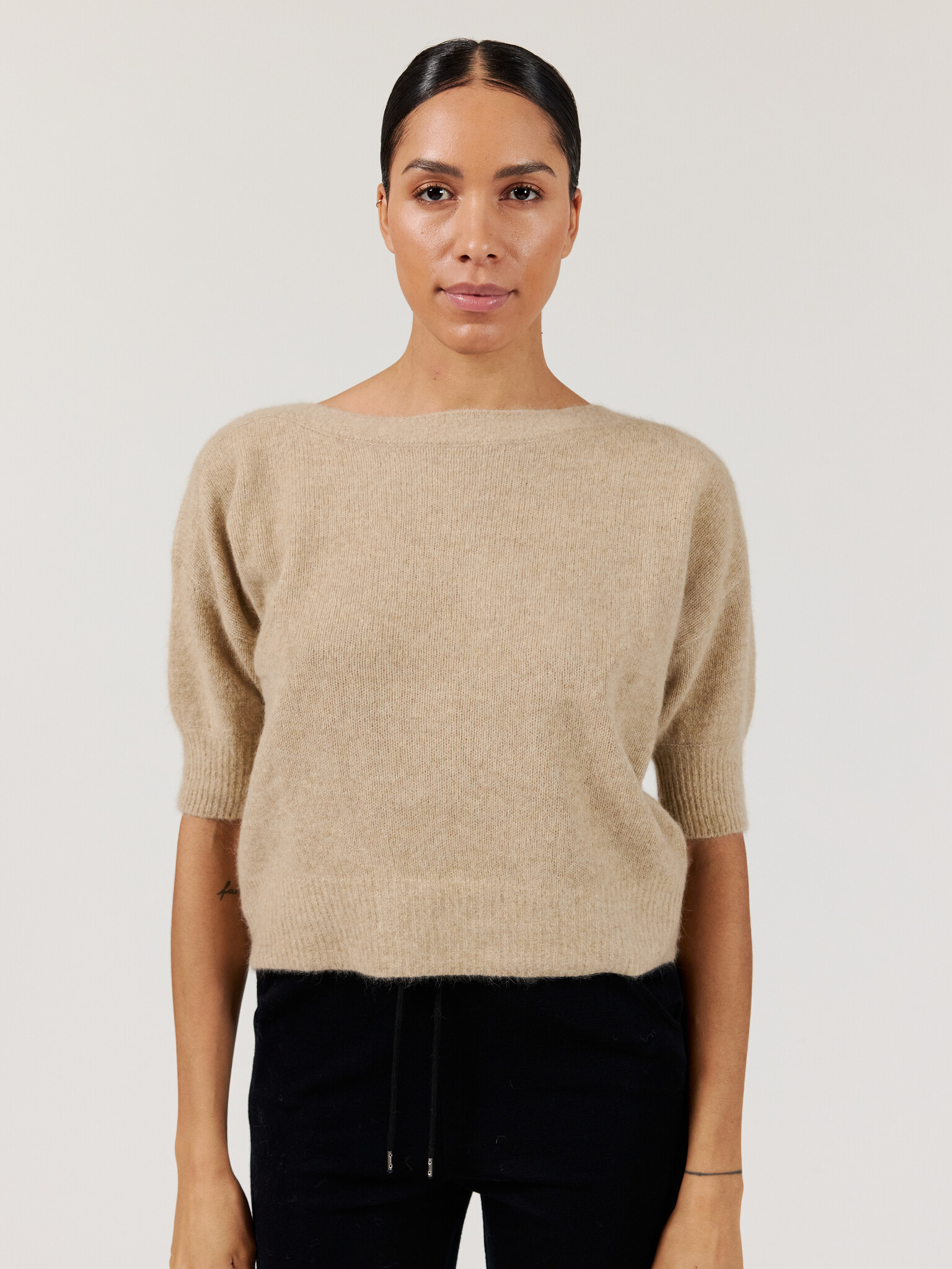 Six Ames short sleeve sweater 'Moi' raccoon - beige