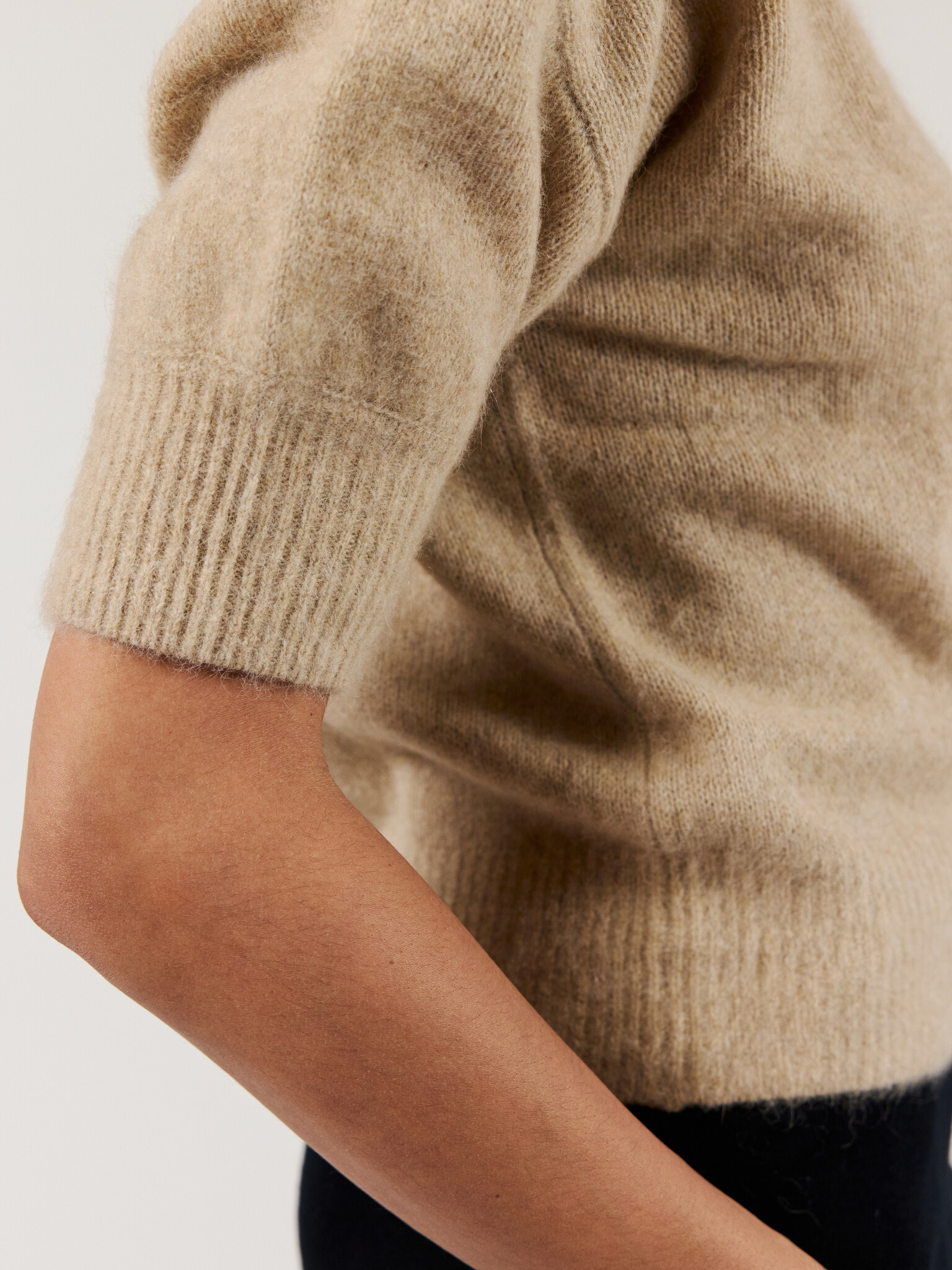 Six Ames short sleeve sweater 'Moi' raccoon - beige