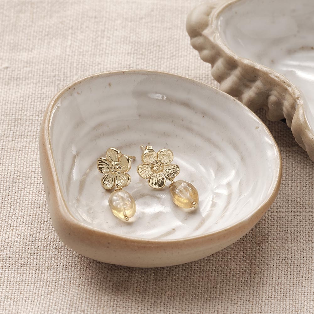 A Beautiful Story oorbellen 'Ember' hibiscus - citrien