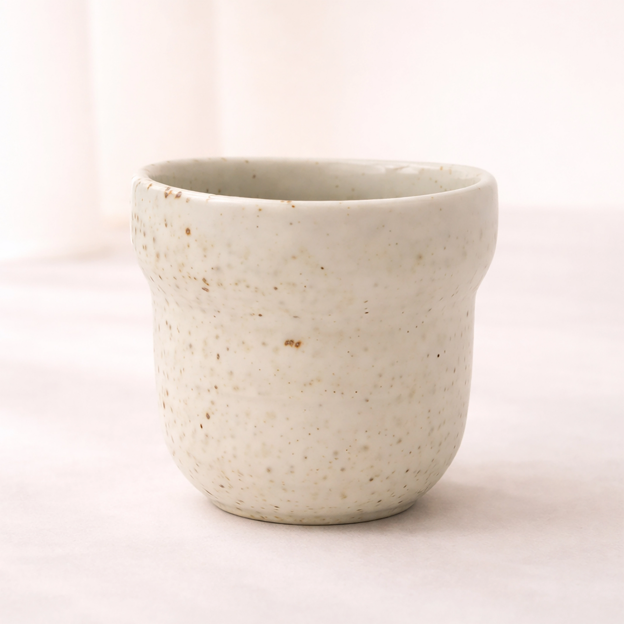 Ogo Living mok 'Ora' L - aardewerk