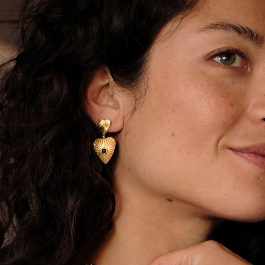 A Beautiful Story oorbellen 'Empower' - granaat