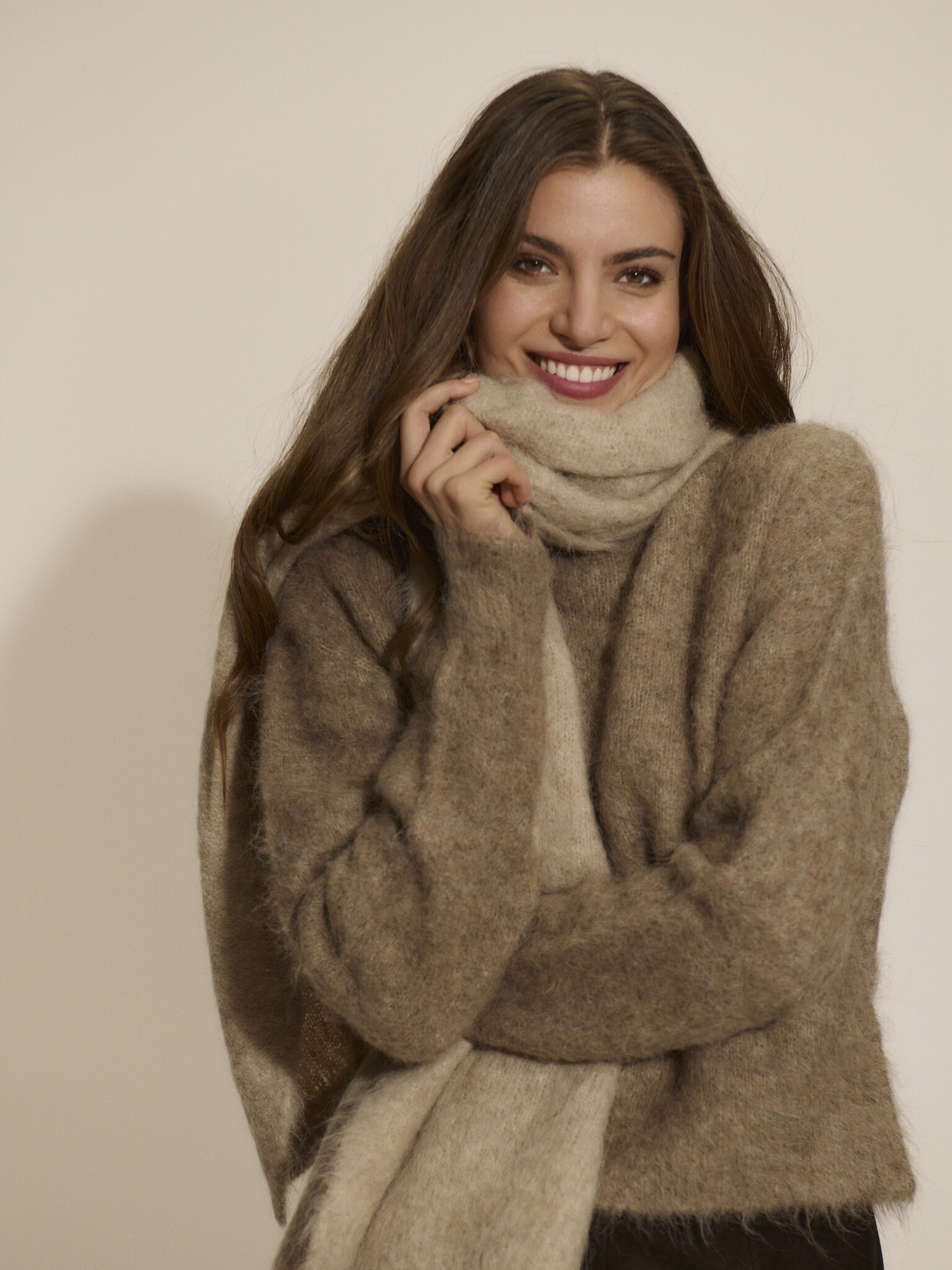 Rosemunde trui 'Furry' alpaca - oat