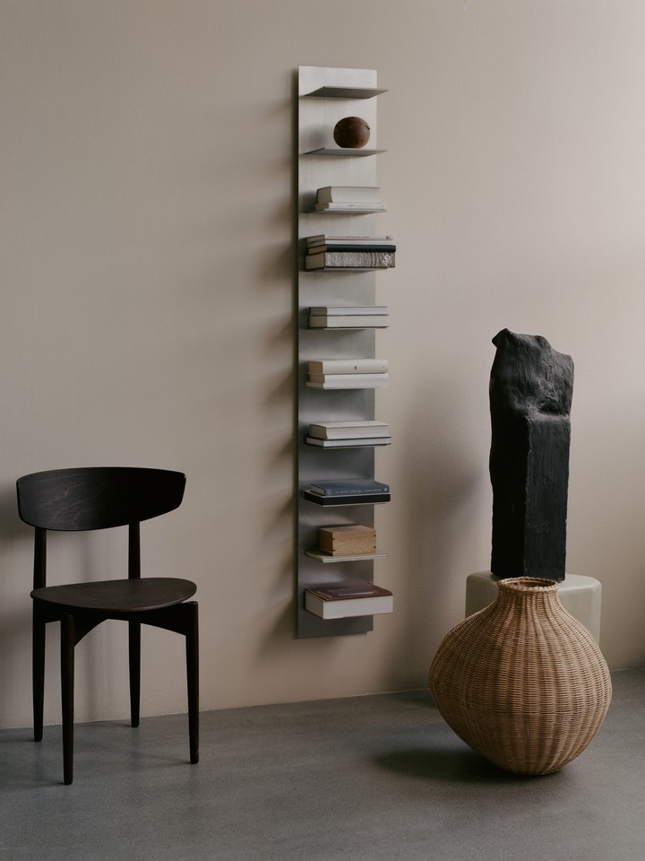 Ferm Living vase 'Bola' - rattan
