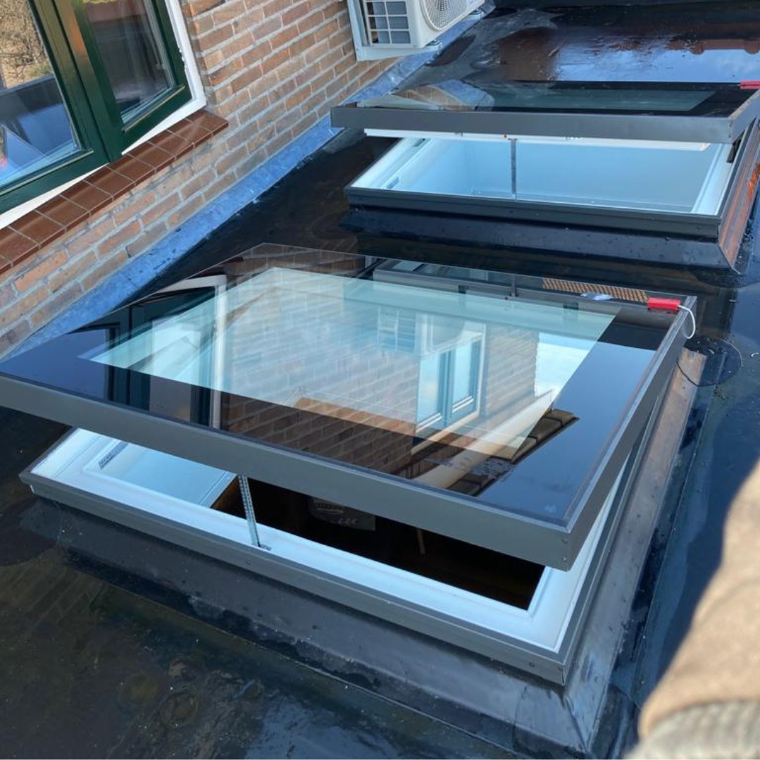 Platdakraam in een lichte woninguitbouw